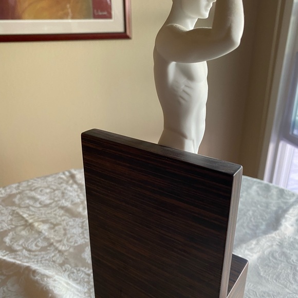 RETIRED 2008 ‘HIGHER LLADRO’ porcelain figurine-Item #01011899 - Picture 11 of 11